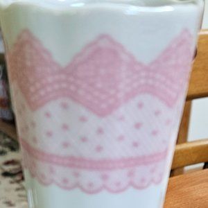 bud vase ftd white with pink lace designs